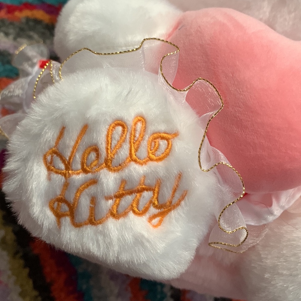 Hello kitty plush - Picture 2 of 4